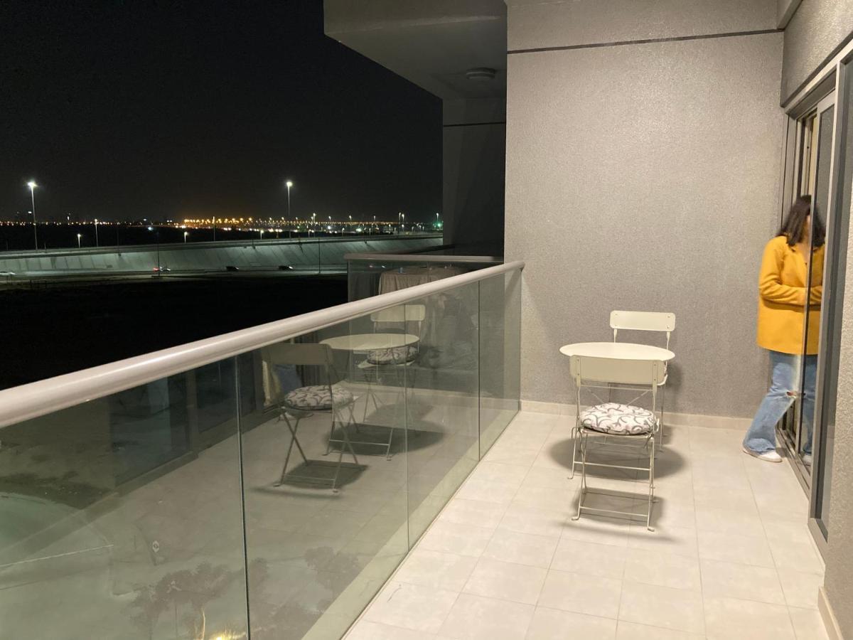 Cozy 1-Bedroom Apartment In Dubai South With Pool Dış mekan fotoğraf